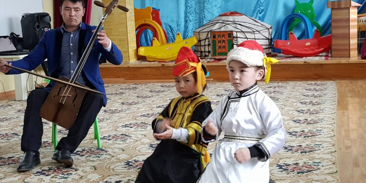 СОЁЛЫН ӨВИЙГ ТҮГЭЭН ДЭЛГЭРҮҮЛЭГЧ ТҮМЭН