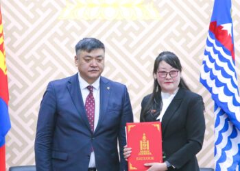 Хяргас сумын Засаг дарга В.Сайнбилэг: ХАРИУЦЛАГАТАЙ БАЙЖ ТӨРИЙН АЛБА УРАГШИЛНА ГЭДЭГ ЗАРЧИМТАЙ САНАЛ НЭГ БАЙНА