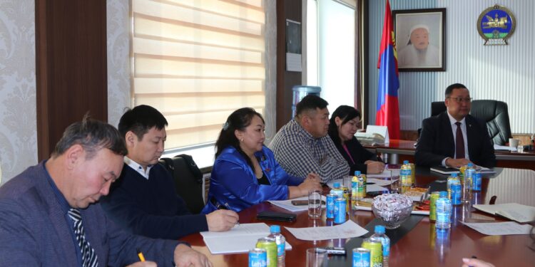 АЙМГИЙН ИТХ-ЫН ЗӨВЛӨЛ ХУРАЛДАЖ БАЙНА