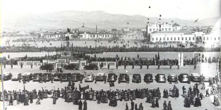 Зөв удирдлага, сайн удирдагчийн замналаар…