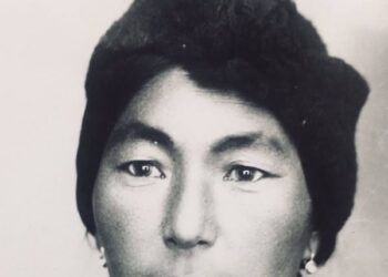 Харлаг бэйс Аюурзаны хатан хэн байв?