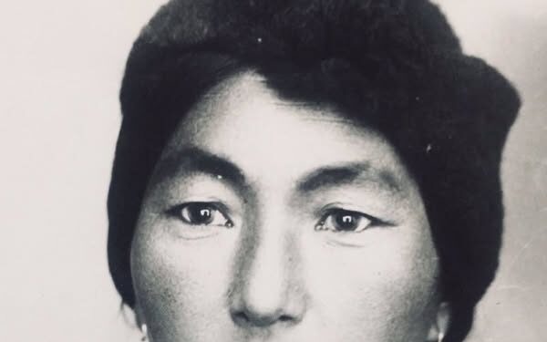 Харлаг бэйс Аюурзаны хатан хэн байв?