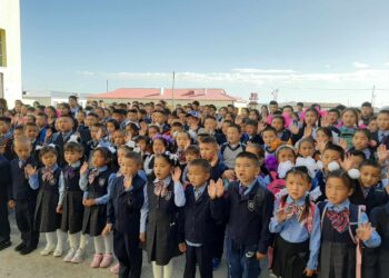 1964 онд 8 жилийн дунд сургууль болон өргөжжээ