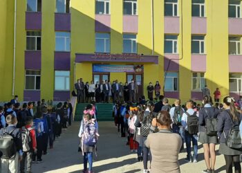 1964 онд 8 жилийн дунд сургууль болон өргөжжээ