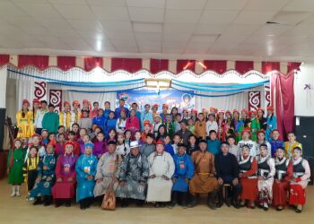 Ц.Авирдай гуайн нэрэмжит Язгуур урлагийн наадмыг жил бүр зохиодог