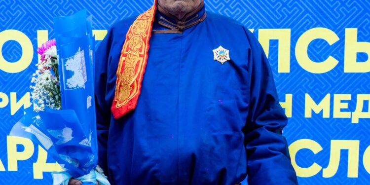 Увс аймгийн Өмнөговь сумын Улиаст багийн Аймгийн аварга малчин, Алтан гадас одонт Хонгоржавын ЦАГААНЗУЛ