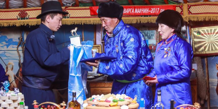 ТҮРГЭН СУМААС АЛТАН ХУРГАНЫ ЭЗЭН ТОДОРЧЭЭ