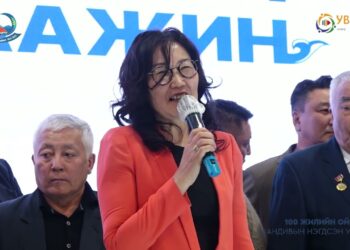 Бөхмөрөн сумын нутгийн зөвлөл 10 САЯ төгрөгийн хандив өргөхөө илэрхийллээ