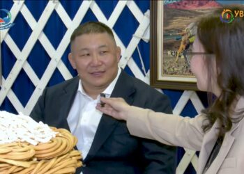 Дархан аварга Н.БАТСУУРЬ: Үе үеийн хүчнүүдээ залгамжилж олон сайхан бөхчүүд төрнө