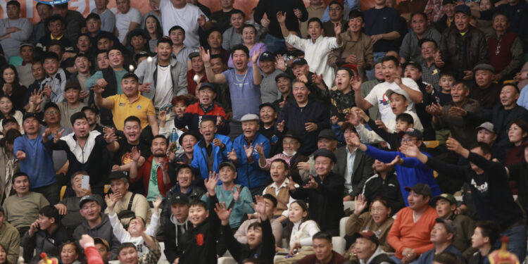 БӨХИЙН ӨРГӨӨГ ХӨЛ ГИШГЭХ ЗАЙГҮЙ ДҮҮРГЭСЭН “УВС-100”