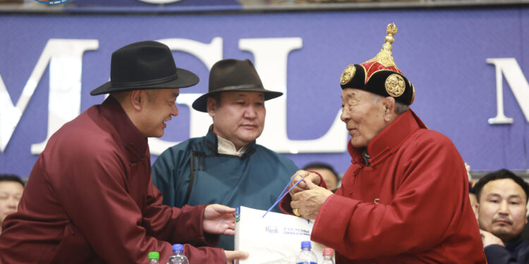 ЭНГҮЙ ИХ ДАРХАН АВАРГАДАА ХҮНДЭТГЭЛ ҮЗҮҮЛЛЭЭ