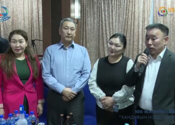 1993 оны төгсөлтийн төлөөллүүд БИД УВСЧУУД уулзалтад хүрэлцэн ирж 20 САЯ₮ хандивлалаа