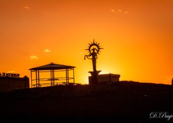 1995 оны төгсөлт ЧАНДМАНЬ ЭХ ЦОГЦОЛБОРОО 50 САЯ₮-өөр тохижуулж, 10 САЯ₮-ийг түүхт ойдоо ХАНДИВЛАНА