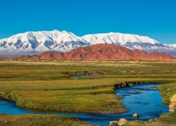 Төрөлх сумынхаа түүхт 100 жилийн ойд УЛААНГОМ ДАХЬ СУУГУУЛ иргэдийн хандив