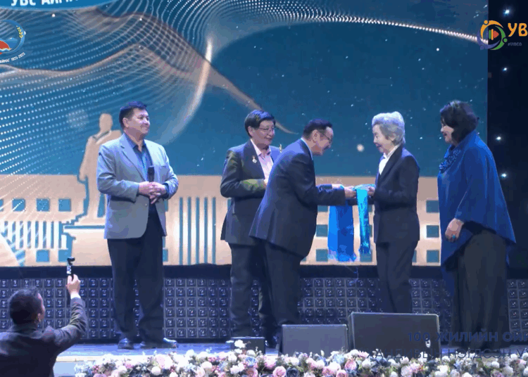 Хөдөлмөрийн баатар Д.МӨНХӨӨД УБ дахь НУТГИЙН ЗӨВЛӨЛ ХҮНДЭТГЭЛ үзүүлэв