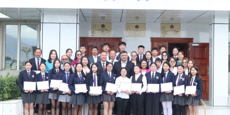 ЭЕШ-д өндөр оноо авсан сурагчид болон бэлтгэсэн багш нарыг 115 сая₮ -өөр урамшууллаа