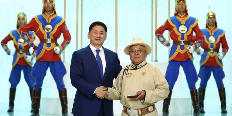 Уул уурхайн салбараас төрсөн Хөдөлмөрийн баатар Увс нутгийн унаган хүү