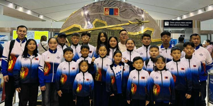 Эх орноо төлөөлөн дэлхийн аваргад оролцох Увсын даамчидтай танилцъя