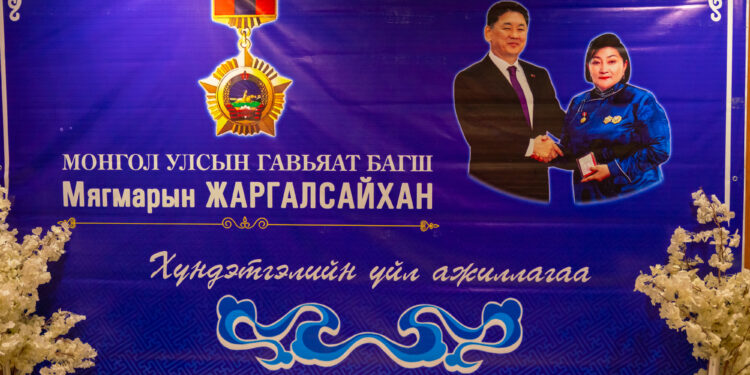 Амьдралын их замд учирсан Ачит багш нартаа талархал илэрхийлэв