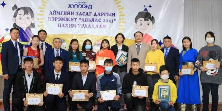 АВЬЯАС-2021 уралдаанд амжилттай оролцсон 1-р сургуулийн сурагчид