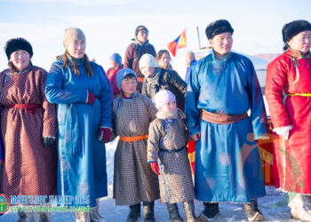 Мөнгөлөг намирын дулаахан дээлтэй ГАНГАН ХОСУУДЫГ шалгарууллаа