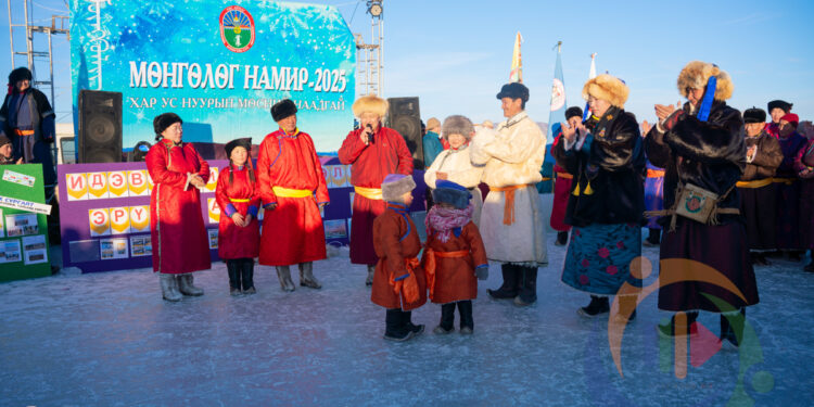Мөнгөлөг намирын дулаахан дээлтэй ГАНГАН ХОСУУДЫГ шалгарууллаа