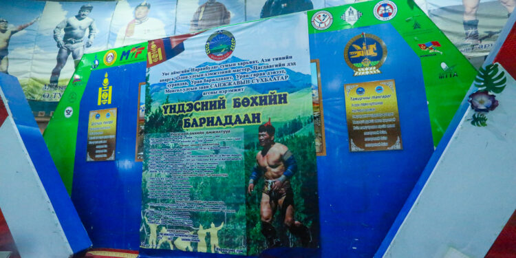 УЛСЫН ЗААН С.СҮХБААТАР АГСНЫ НЭРЭМЖИТ БАРИЛДААН ЗОХИОН БАЙГУУЛАГДАЖ БАЙНА