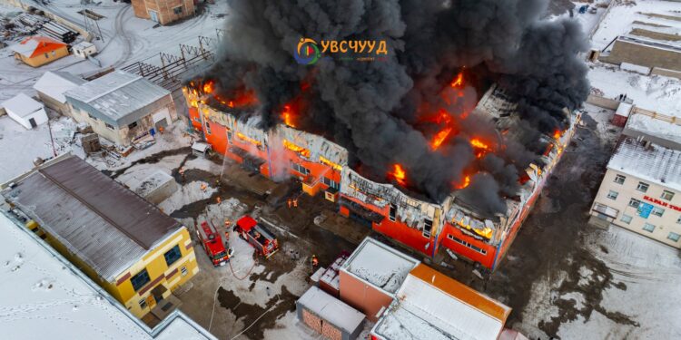 “Шинэ Улаангом” захад гал гарч бүрэн шатлаа