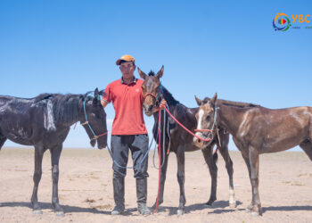 Завхан сумын түүхт ойн СОНГОМОЛ БАГА насны түрүү Өлгий сумаас