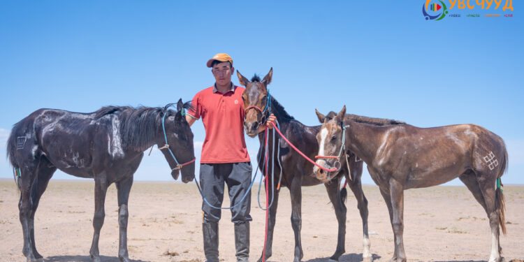 Завхан сумын түүхт ойн СОНГОМОЛ БАГА насны түрүү Өлгий сумаас