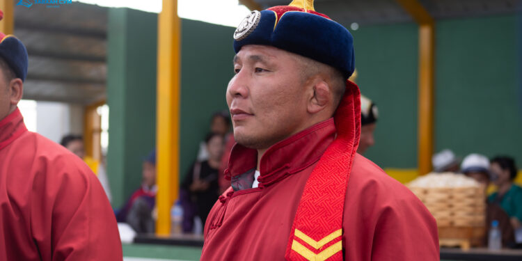 Завхан сумын түүхт ойгоор аав хүү 2 одтой сайхан наадав