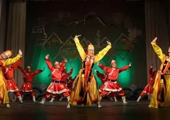 Ардын бүжиг эрдмийн эхлэлийн сурагчид