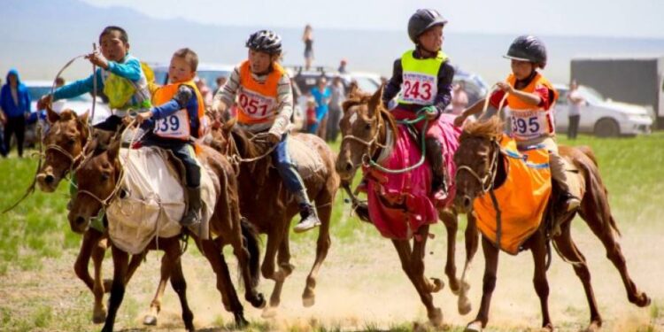 Цагаанхайрхан сумын цэцэрлэгийн 60 жил:  Хязаалангийн уралдаан