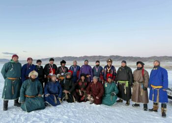 Увс Аймагт мөсөн сурын аварга шалгаруулах тэмцээн боллоо