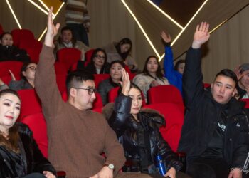 Ойрад ХЖТ-ЫН УРАН БҮТЭЭЛЧИД ҮЭХ-Д ХАНДАВ