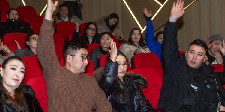 Ойрад ХЖТ-ЫН УРАН БҮТЭЭЛЧИД ҮЭХ-Д ХАНДАВ