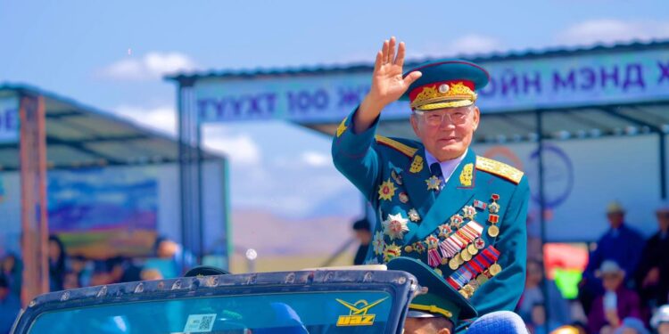 Давстын сум нэгдлийн даргаар 10 жил манлайлан ажилласан ахмад