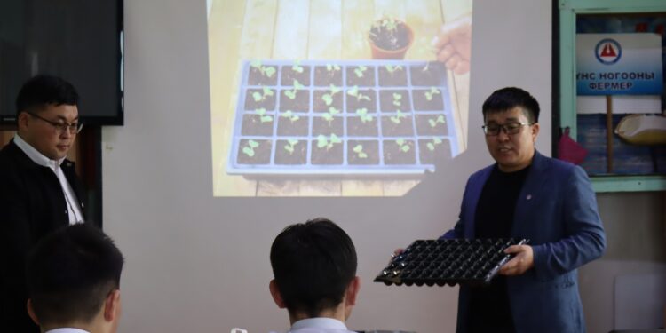 Газар тариалангийн мэргэжлийн багш нар туршлага солилцлоо