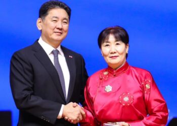 Х.Бямбасүрэн багш Төрийн дээд ‘Алтан гадас’ одонгоор шагнагдлаа