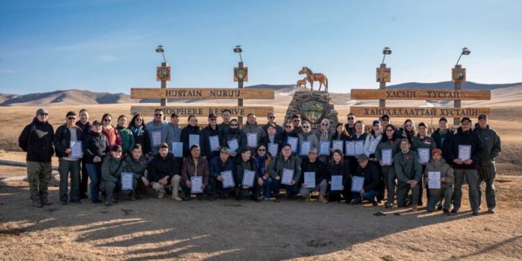 Байгаль хамгаалагчдыг чадавхжуулах анхны 45 сургагч багш бэлтгэгдлээ