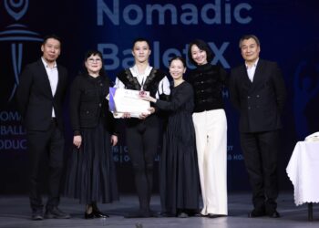 Орон нутгаас анх удаа Олон Улсын балетын тэмцээнээс медаль хүртлээ