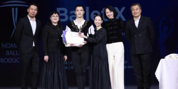 Орон нутгаас анх удаа Олон Улсын балетын тэмцээнээс медаль хүртлээ